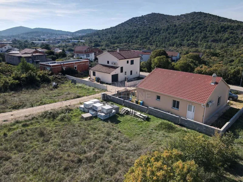 Zemljišče z gradbenim dovoljenjem, Bilice- Šibenik – 3