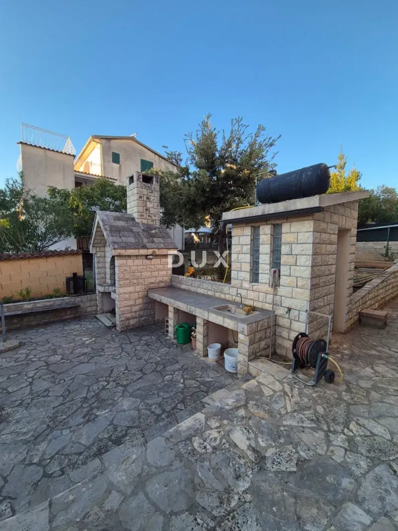 BIOGRAD, SVETI FILIP I JAKOV - Minőségi tágas ház – 2