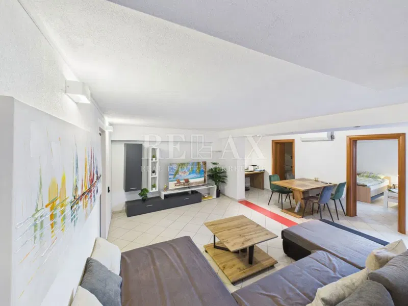 Jadranovo - three-bedroom apartment in a quiet street – 2