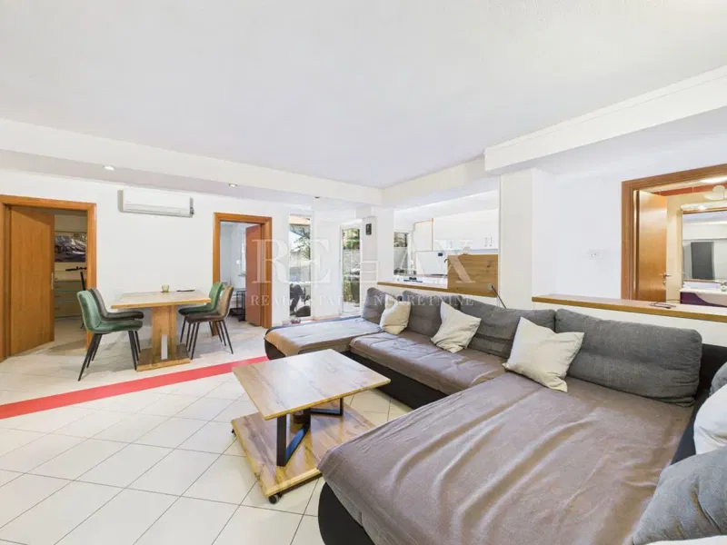 Jadranovo - three-bedroom apartment in a quiet street – 3