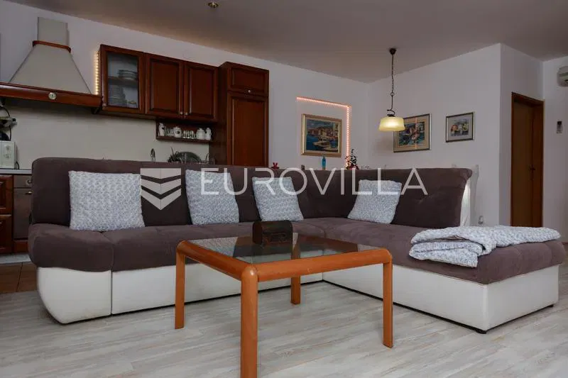 Krk, Malinska, two-bedroom apartment 72 m² with private garden 96 m² and parking – 3