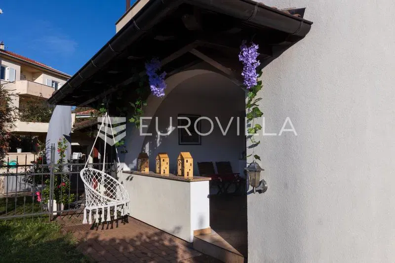 Krk, Malinska, two-bedroom apartment 72 m² with private garden 96 m² and parking – 2
