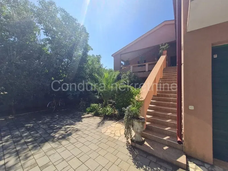 Nin, comfortable house with 3 apartments - spacious landscaped yard – 2