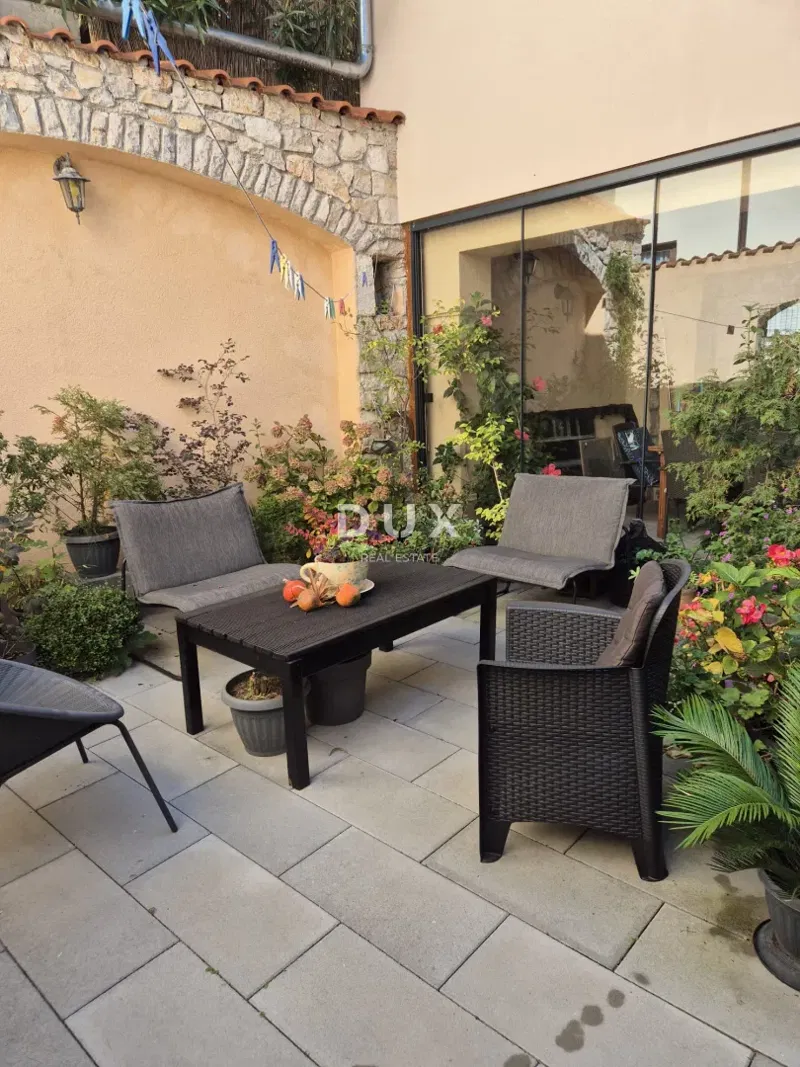 MURTER, BETINA - OPPORTUNITY! Exclusive stone house with a yard – 2