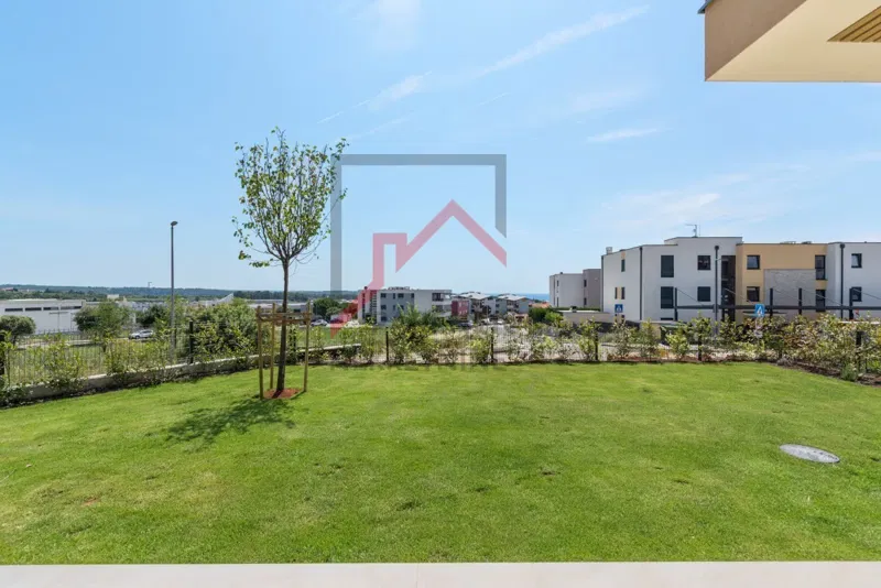 Istria, Cittanova – Appartamento premium al piano terra con giardino, terrazza e vista mare – 2