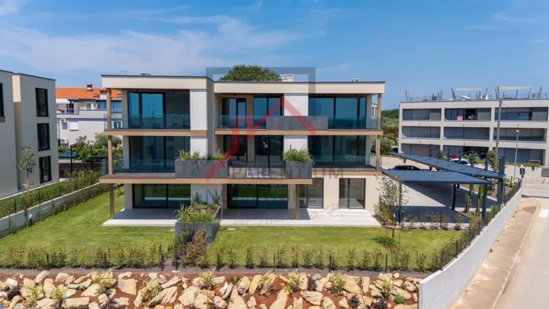 Istria, Cittanova – Appartamento premium al piano terra con giardino, terrazza e vista mare – 3