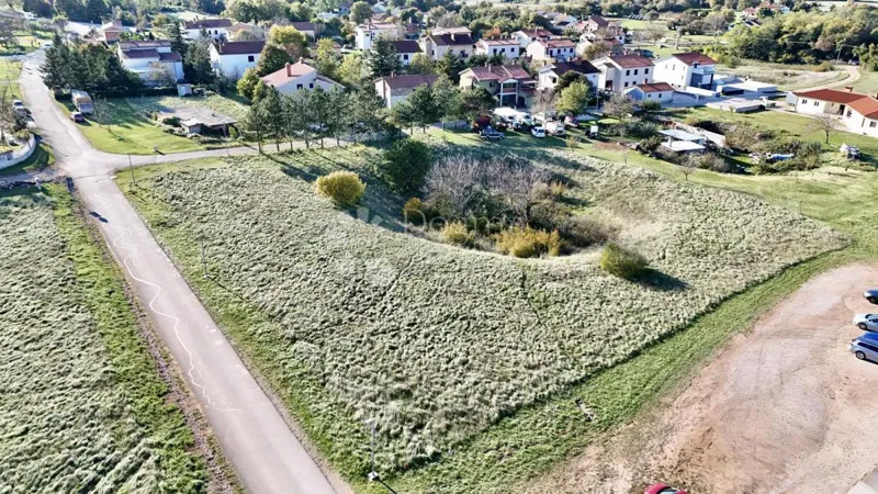 Terreno edificabile Kršan, 1.117m2 – 2