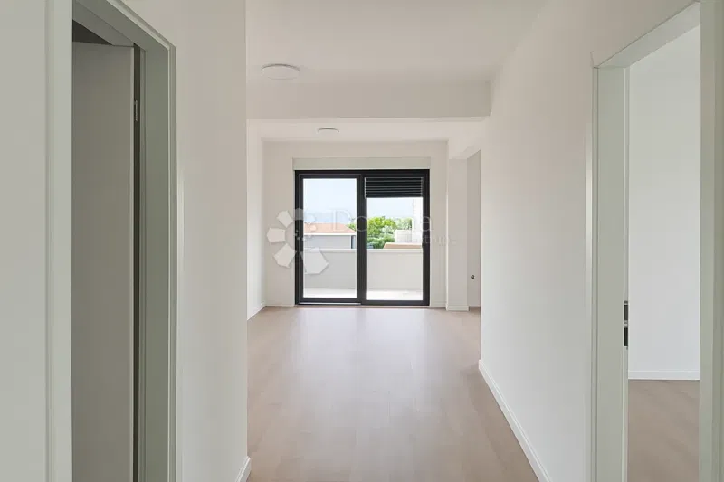 Modern apartman tengerre néző kilátással és saját medencével – 3