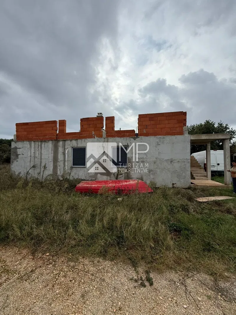 Ližnjan – Agricultural plot 648 m2 with a small house – 3