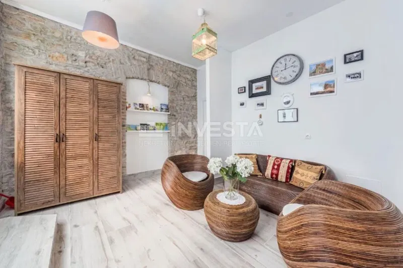 Pula, city center, apartment with two bedrooms and two bathrooms. – 2