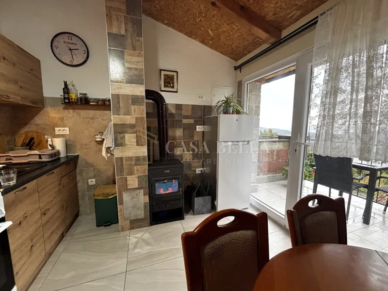 Crikveničko zaleđe, Grižane – novouređeni stan s pogledom na more – 2