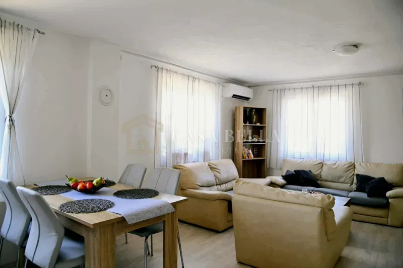DOBRINJ – Kuća 160 m² s okućnicom od 300 m² i 4 parkirna mjesta, idealna za obitelj ili najam – 3