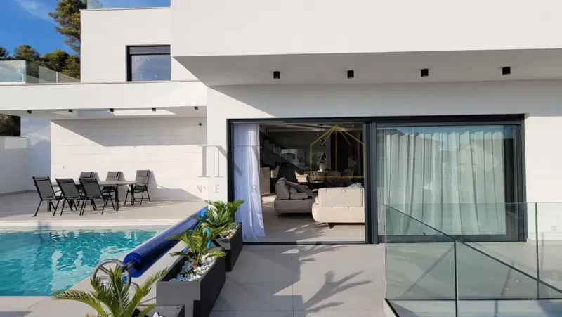 ČIOVO-BEAUTIFUL VILLA WITH SEA VIEW – 2