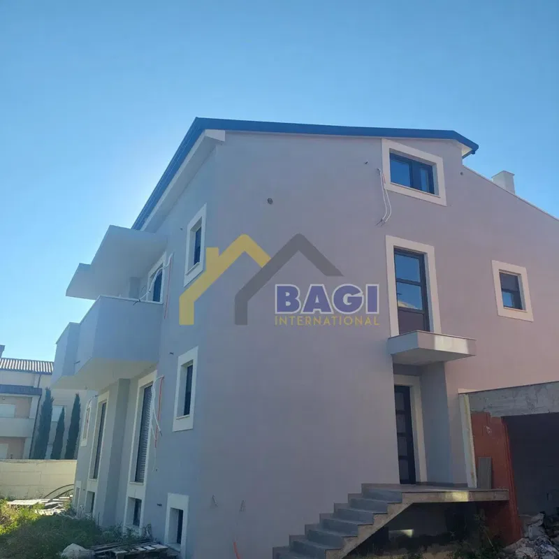 CASA DUPLEX-VISTA MARE-PISCINA-GARAGE-GIARDINO – 2