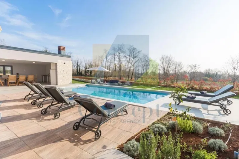 Poreč, Surroundings, Luxury Villa with a Spacious Garden on the Edge of the Settlement – 3