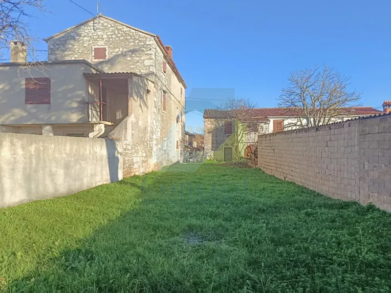 Poreč, surroundings, House for renovation with additional building – 3