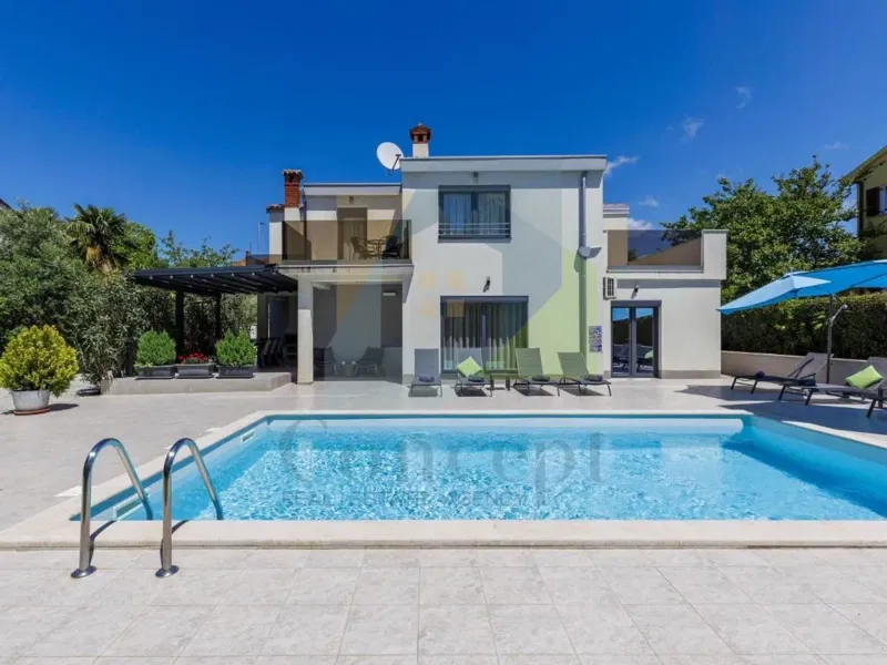 Poreč, Detached Villa with Pool in a Luxurious Location 300 Meters from the Sea – 2