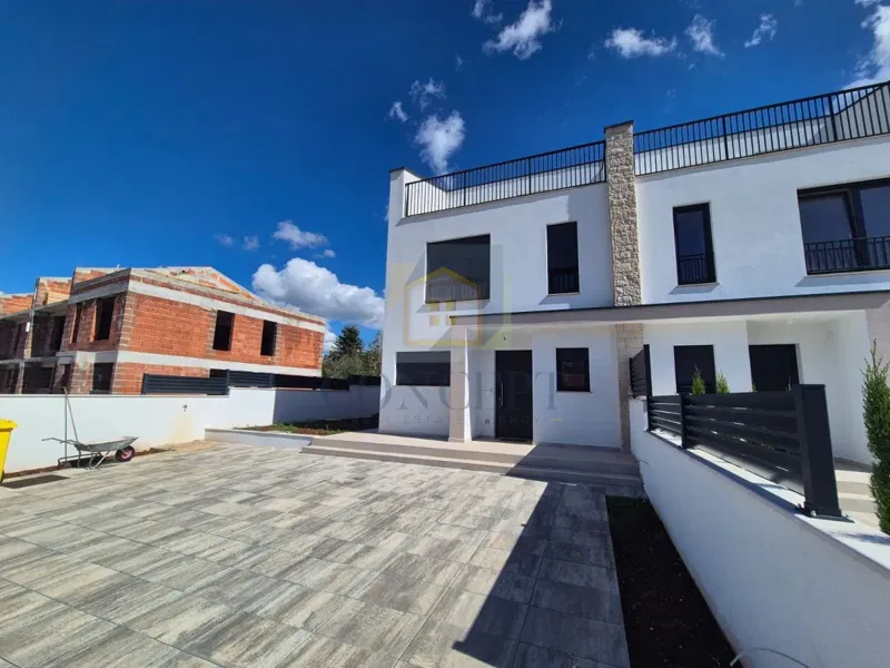 Poreč, dintorni, Doppia casa moderna con vista mare – 2