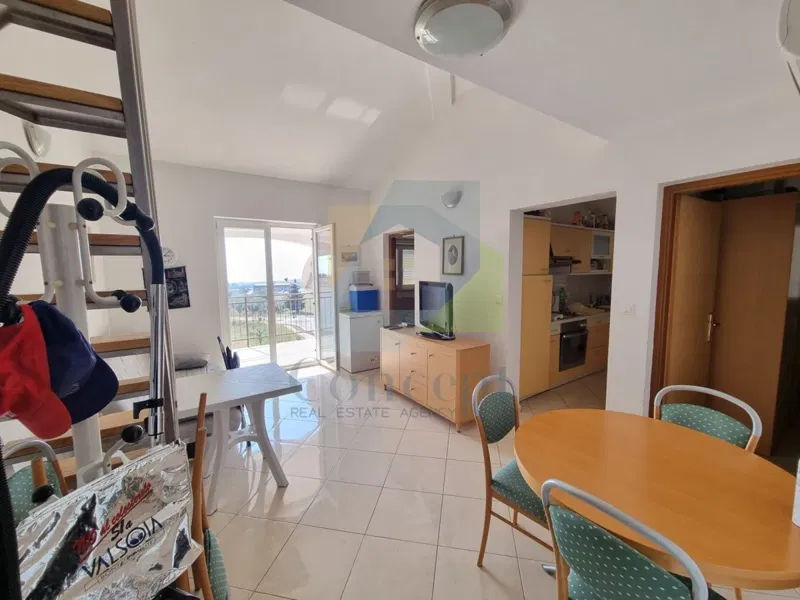 Poreč, Surroundings, Apartment on the Second Floor with a Gallery and Sea View, 2 km from the Sea – 3