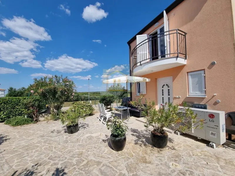 Poreč, dintorni, Casa alla fine della fila con giardino in ottima posizione, a 3 km dal mare – 3