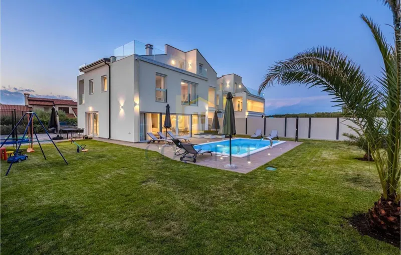 Poreč, Surroundings, Beautiful House with Pool in a Quiet Location, 5 km from the Sea – 3