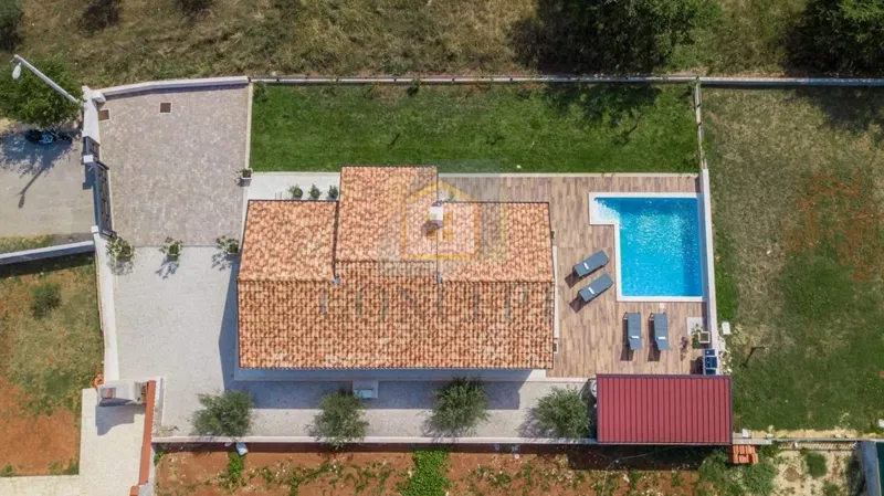 Poreč, Surroundings, Ground Floor House with Pool and Land for Another House, 7 km from the Sea – 3