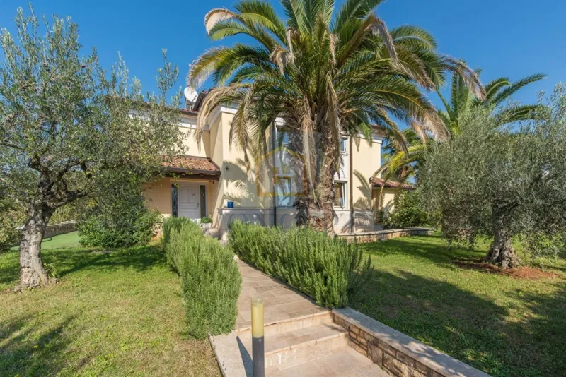 Poreč, nearby area, Classic luxury villa in an excellent location, 1 km from the sea – 3