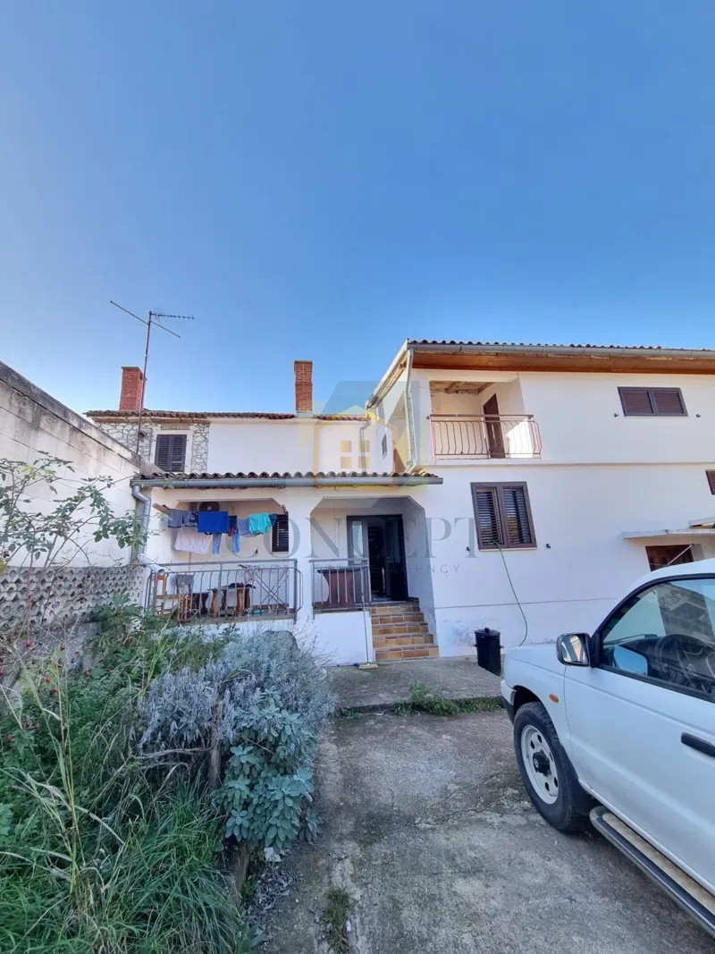Buje, Surroundings, Authentic Stone House in a Row with Yard, 7 km from the Sea – 2