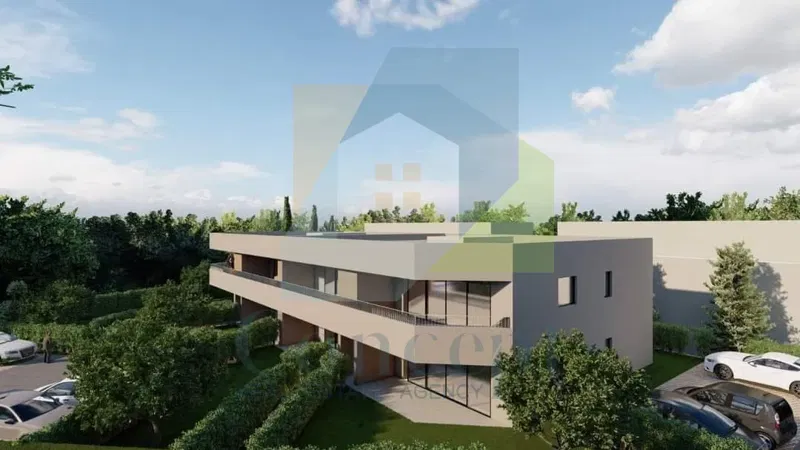 Poreč, Surroundings, Ground Floor Apartment with 3 Bedrooms and Garden, 3 km from the Sea – 2