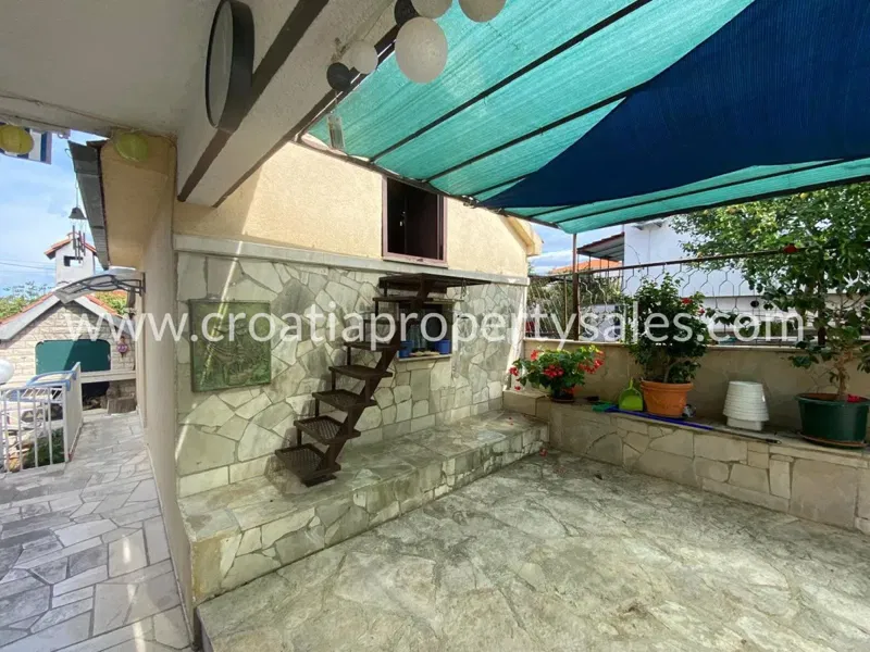 Brac, house for sale, 380.000 € – 3