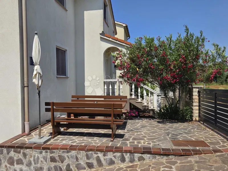 Dom Veli vrh, Pula, 388m2 – 2