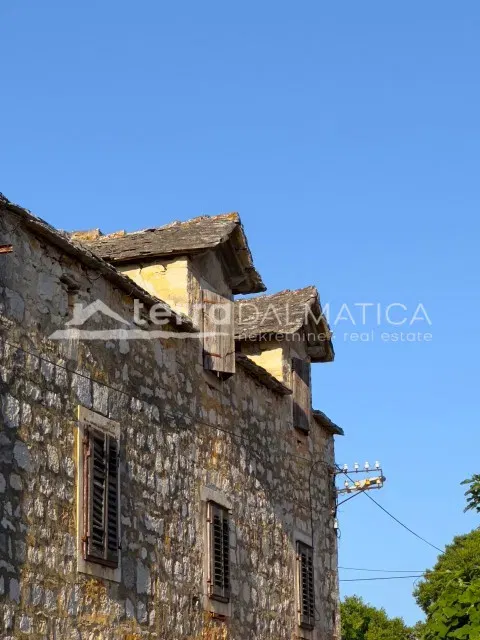 Historic stone house on Brač – exclusive investment opportunity – 3