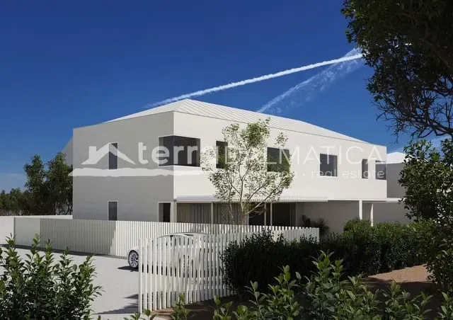 Semi-detached house in Tisno – 160 m² of living space with terrace and parking – 2