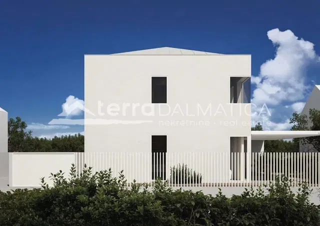 Semi-detached house in Tisno – 160 m² of living space with terrace and parking – 3