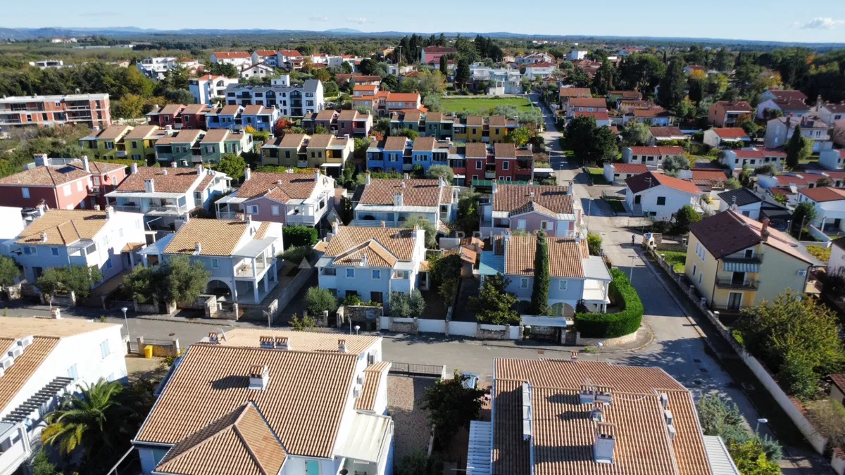 Dvojna kuća u Bašaniji – 350 m od mora