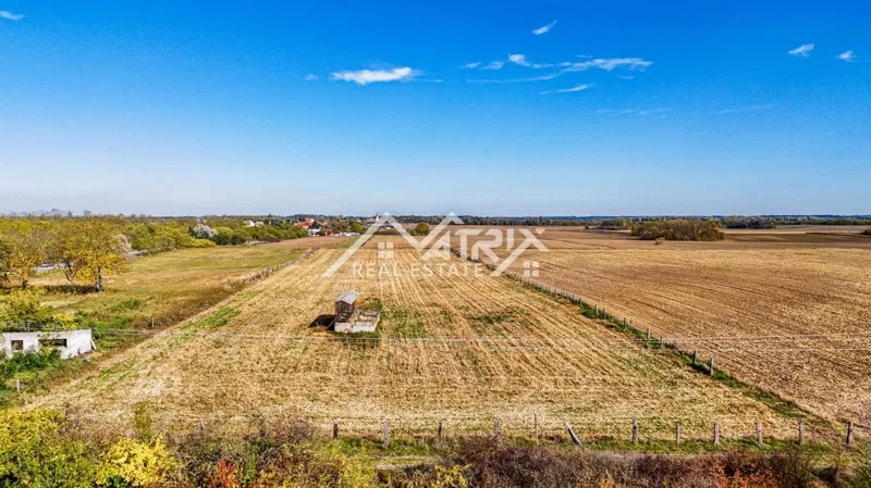 Osijek Umgebung, 16.690 m² Bauland an Hauptstraße