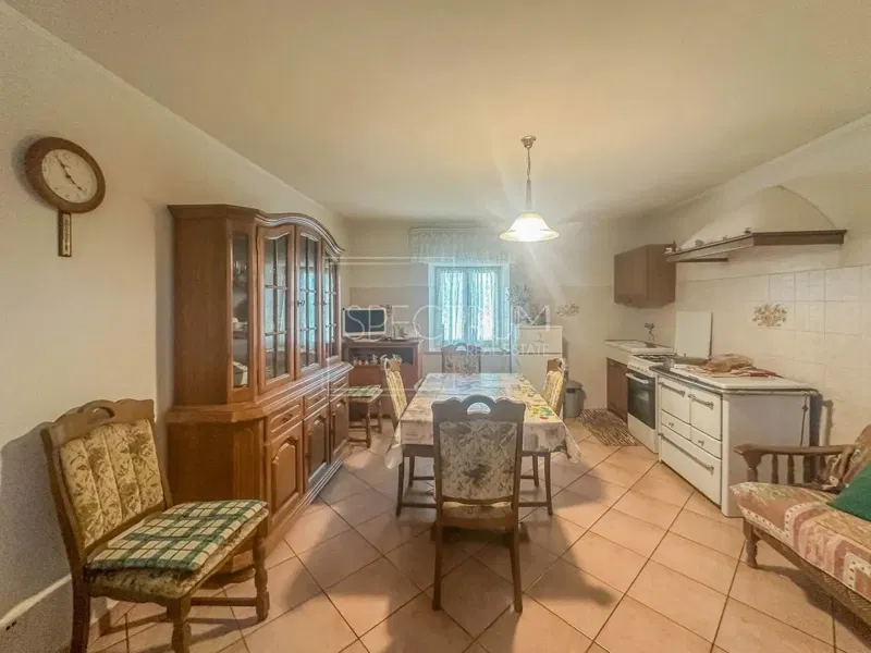 Brtonigla area, stone house with yard in a quiet location – 2