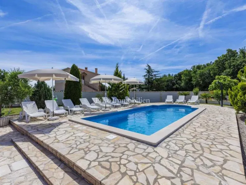 Ampia Casa Familiare con Piscina vicino a Labin – 2