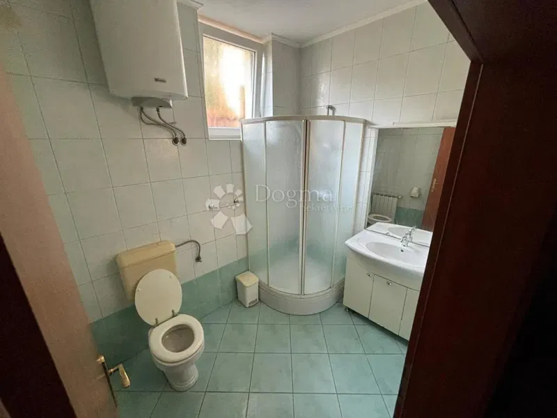 Locale commerciale Škurinje, Rijeka, 100m2 – 2