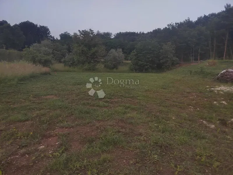 Terreno edificabile in posizione tranquilla – 3