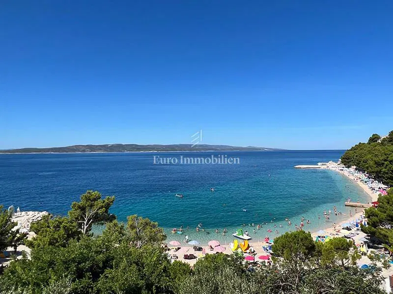 Dva apartmana prvi red do mora u Baškoj Vodi
