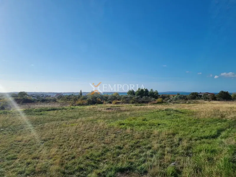 Building land 4,069 m² with partial sea view – Zadar – 2