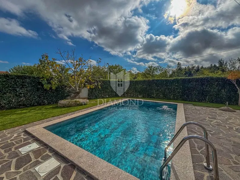 Umago, dintorni, casa moderna con piscina e 3 unità separate! – 3