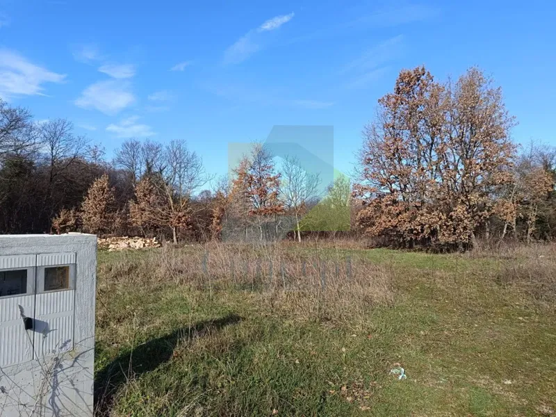 Poreč, dintorni, Terreno edificabile di 543 m2 e terreno agricolo di 1527 m2 – 2