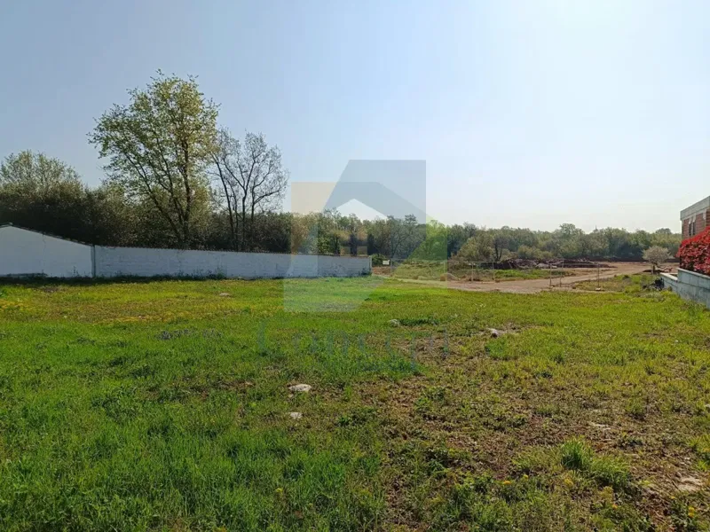 Poreč, Terreno edificabile in posizione ricercata a 2 km dal mare – 2