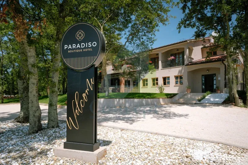 Üzlethelyiség Poreč – 2