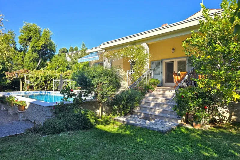 Luxury Mediterranean Villa with Pool – 2