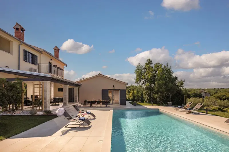 Villa con piscina immersa nella natura – 2