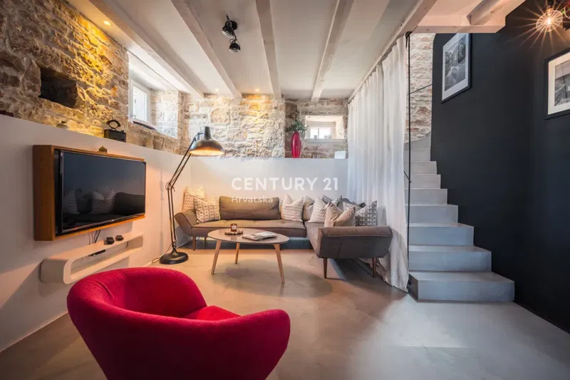 ROVINJ, IN VENDITA BELLA VILLA IN PIETRA RISTRUTTURATA – 2