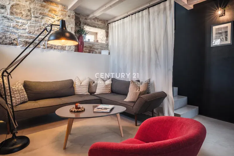 ROVINJ, IN VENDITA BELLA VILLA IN PIETRA RISTRUTTURATA – 3